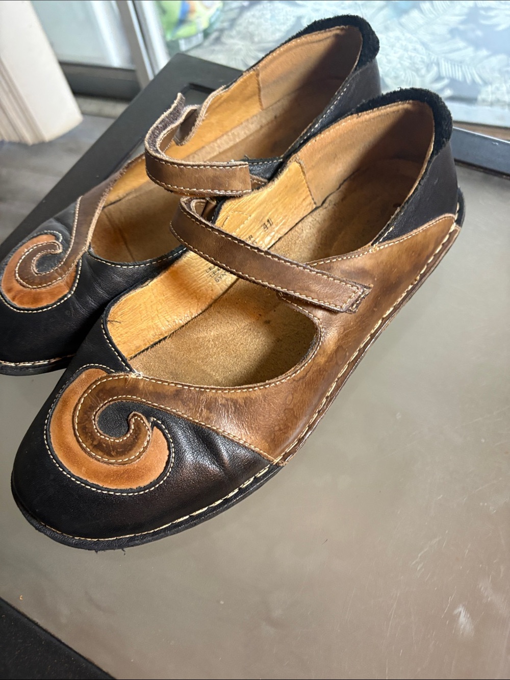 Spring step Cosmic Women’s Black and Brown Leather Mary Jane Flats - Picture 7 of 8